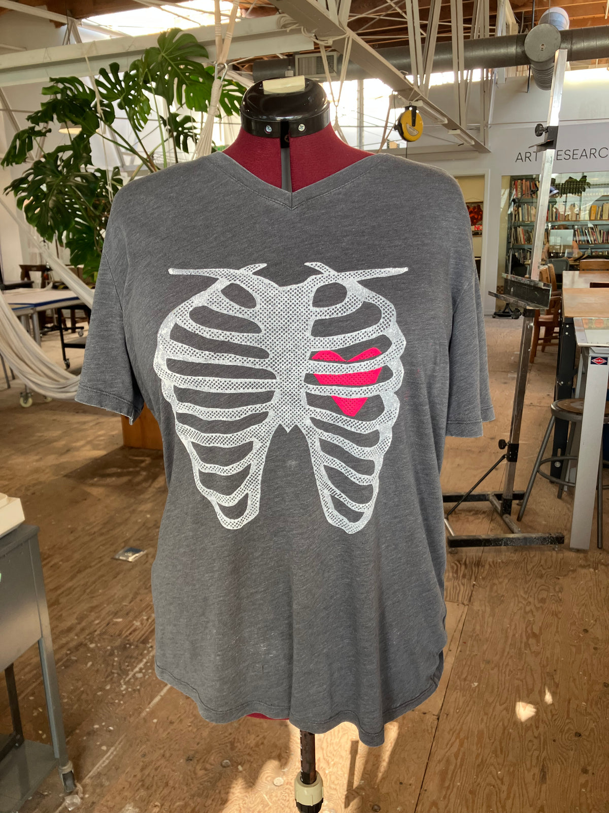 X-Ray Heart V-neck T-shirt, grey, men’s size L